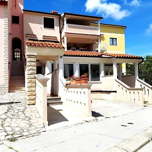 Krajcer Apartman Póla